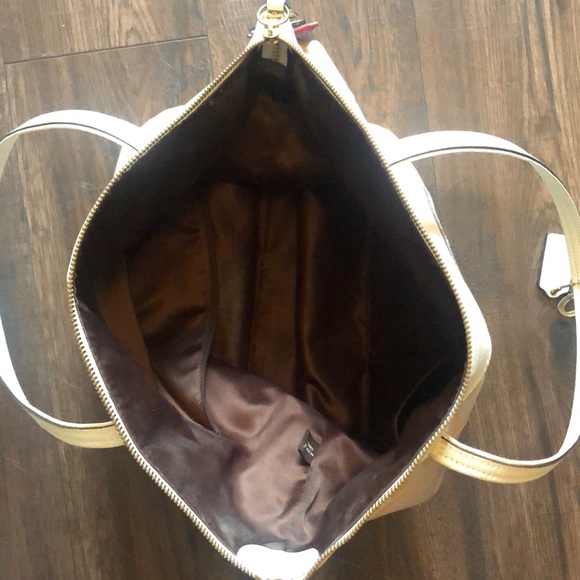 Coach purse - Picture 2 of 2